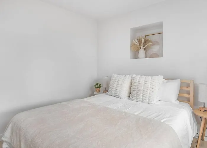 Central, Cozy Retreat